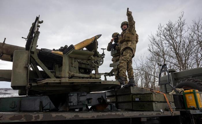 Зеленский заявил о «застое» на фронте из-за задержек поставок вооружений