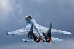 Российский Су-27 перехватил над Черным морем французские самолеты