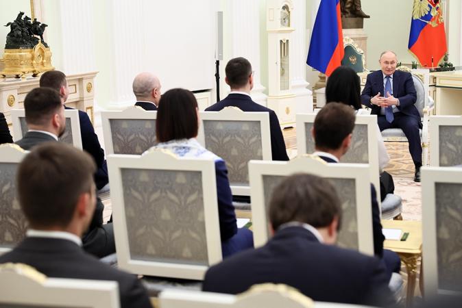 Путин: Через кадровую систему "Лидеры России" прошло более миллиона человек