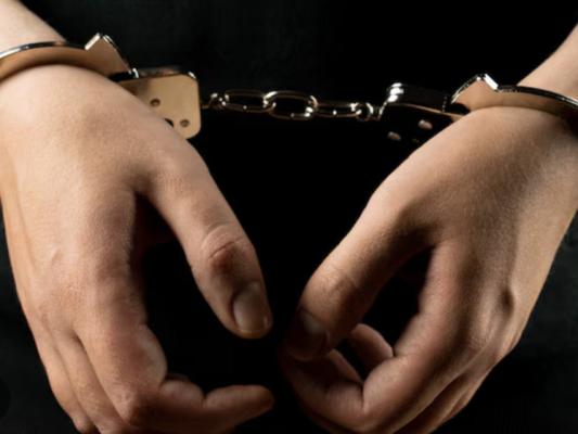 Сотрудники полиции задержали мужчину, изнасиловавшего 16-летнюю сестру бойца СВО